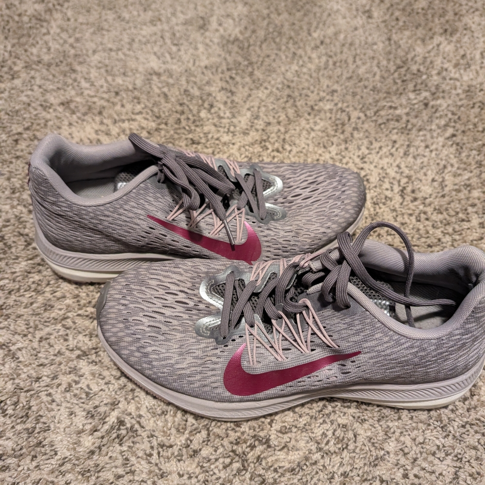 Nike Women's Zoom Windflo 5 Gray and Pink Running Shoes